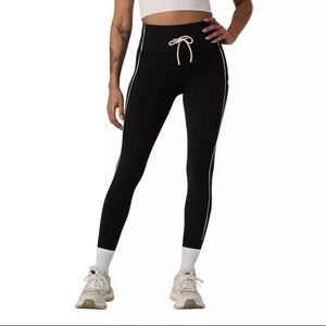 Women's Vuori Daily Piped Leggings Black & White